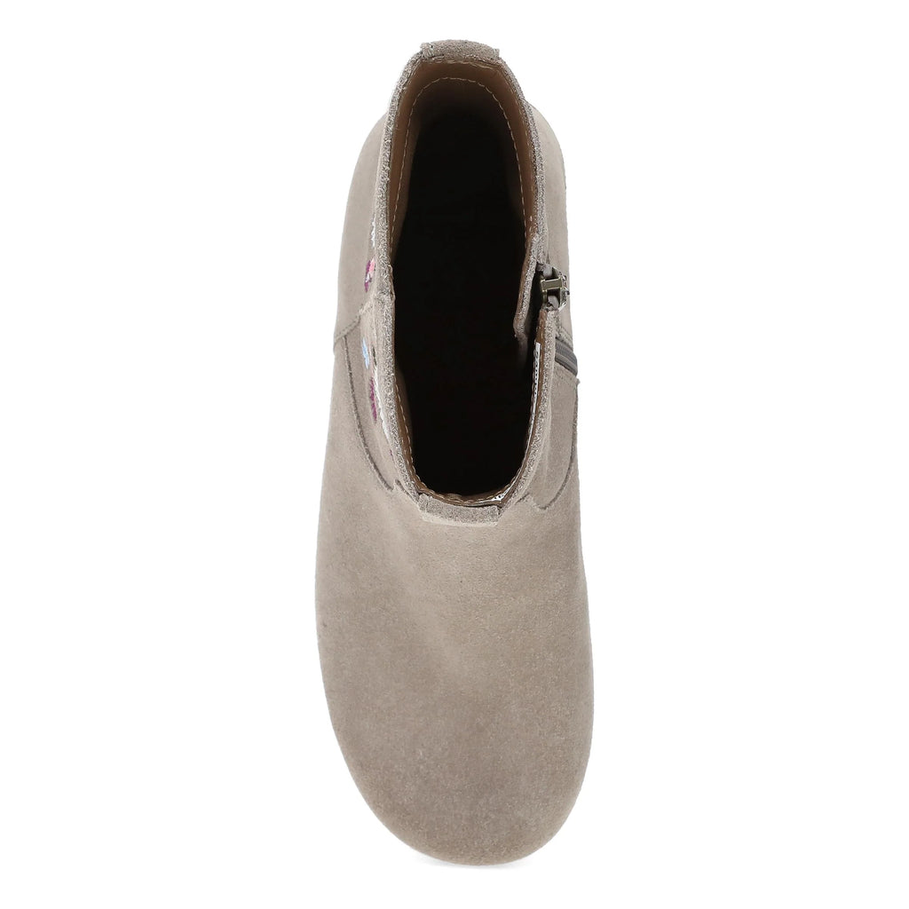 Dansko Shiloh
