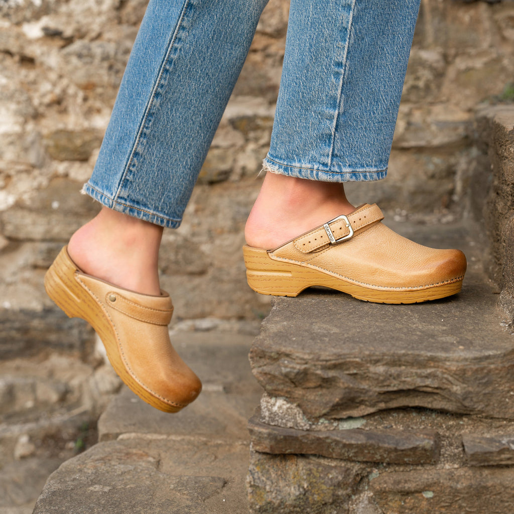 Ingrid Honey Distressed