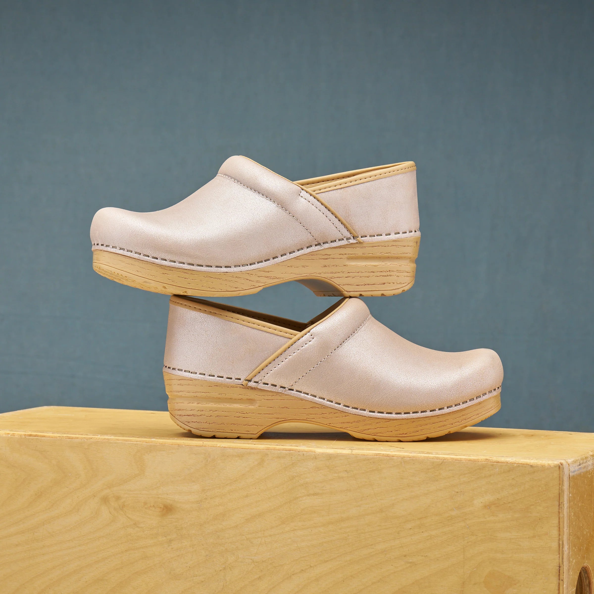 Professional Pearl Metallic Clog