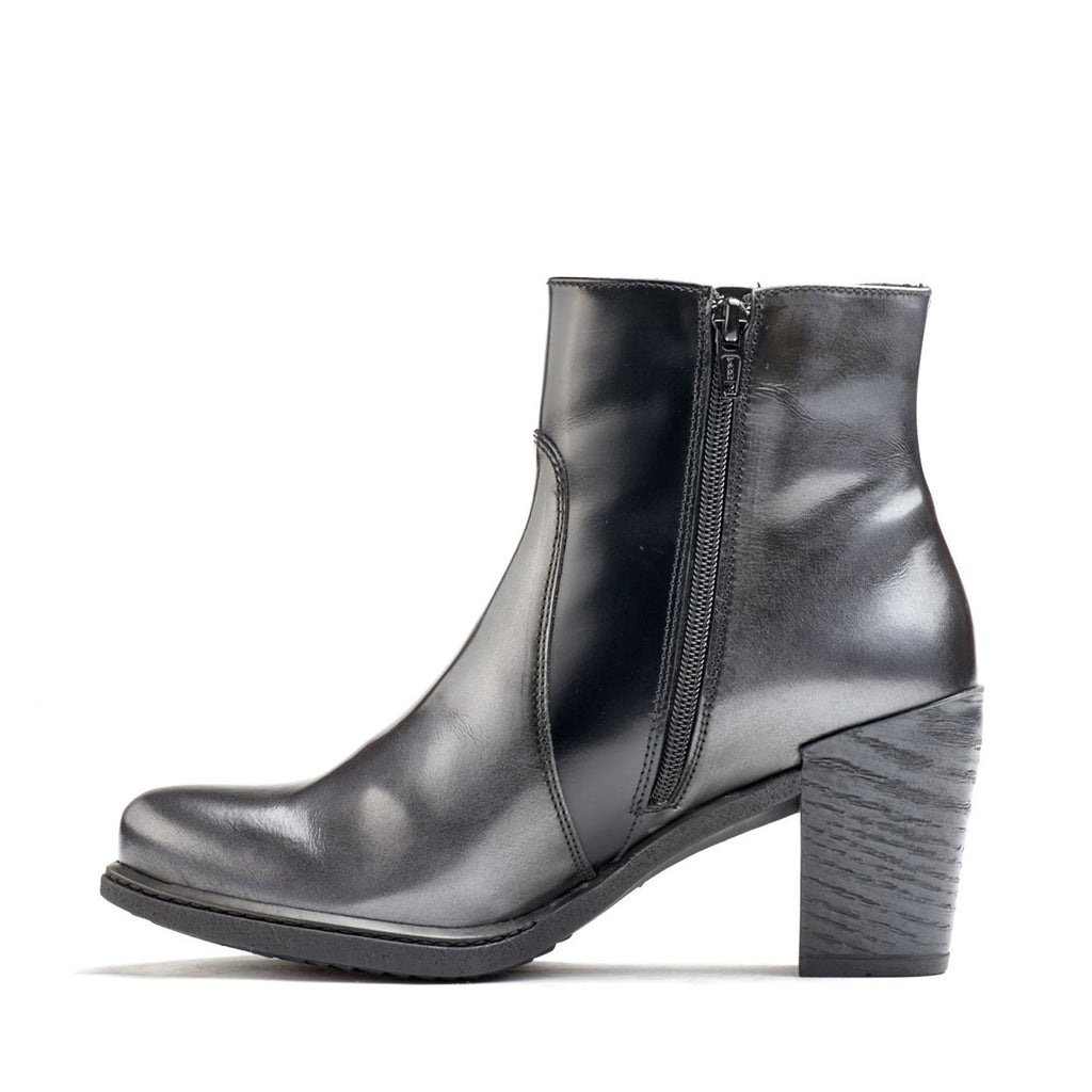 Dromedaris Guinevere Leather Ankle Boot