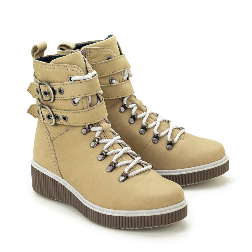 Dromedaris Jessie Leather Wedge Boot