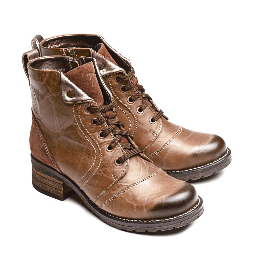 Dromedaris Karissa Scrunched Leather & Suede Boot