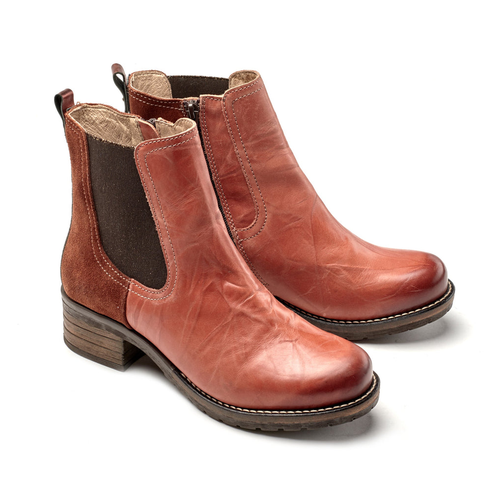 Dromedaris Kourtney Scrunched Leather Chelsea Boot