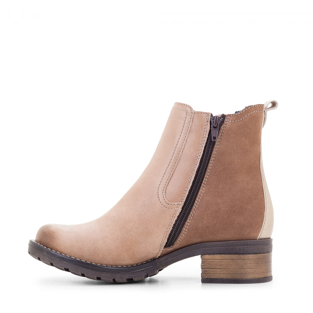Dromedaris Kourtney Scrunched Leather Chelsea Boot