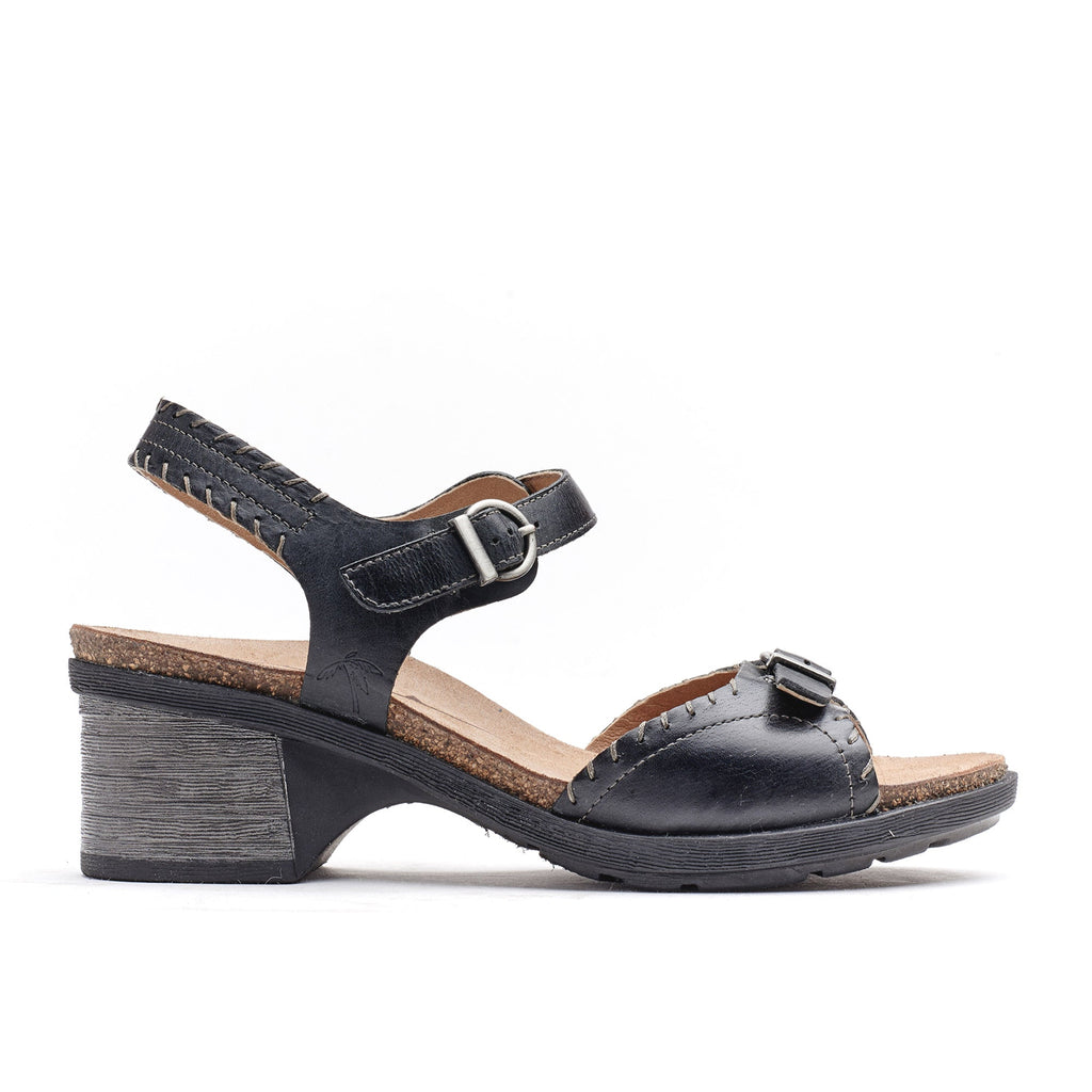 Dromedaris Sandy Leather Adjustable Sandals