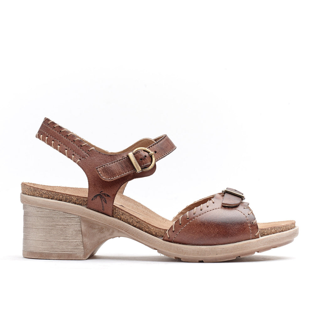 Dromedaris Sandy Leather Adjustable Sandals