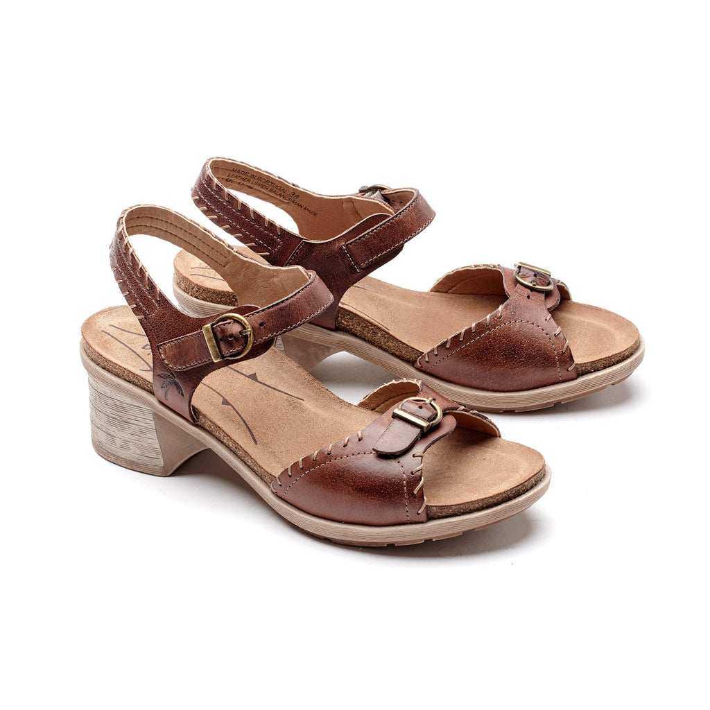 Dromedaris Sandy Leather Adjustable Sandals