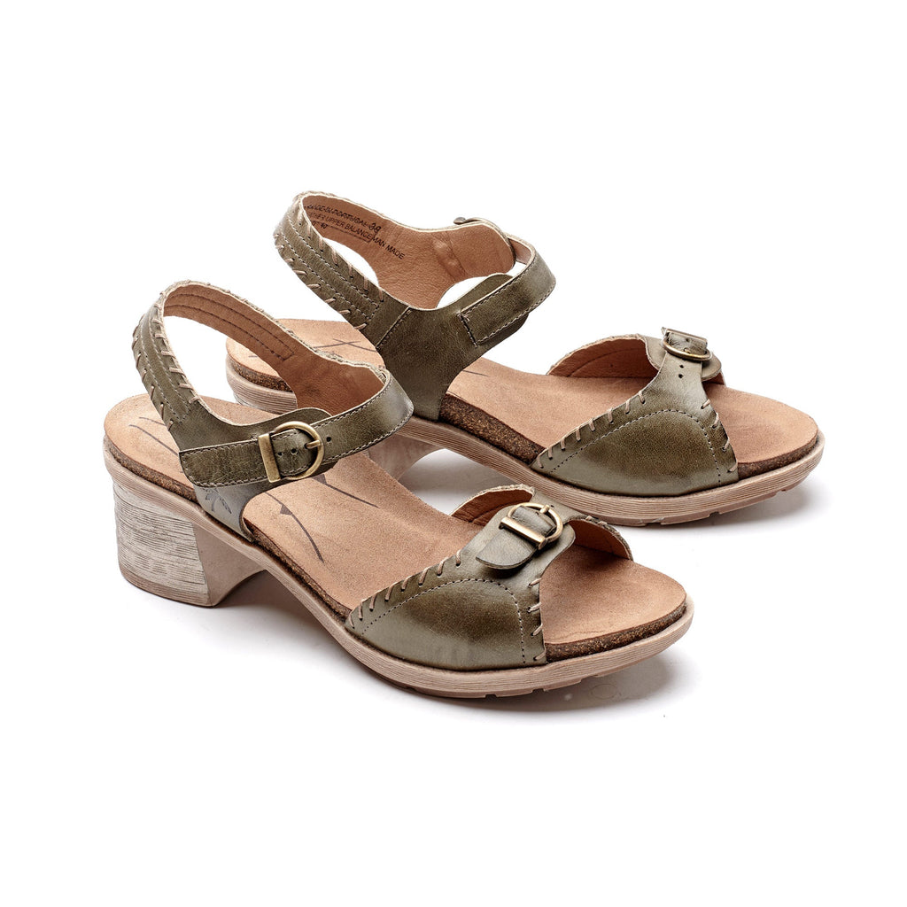 Dromedaris Sandy Leather Adjustable Sandals