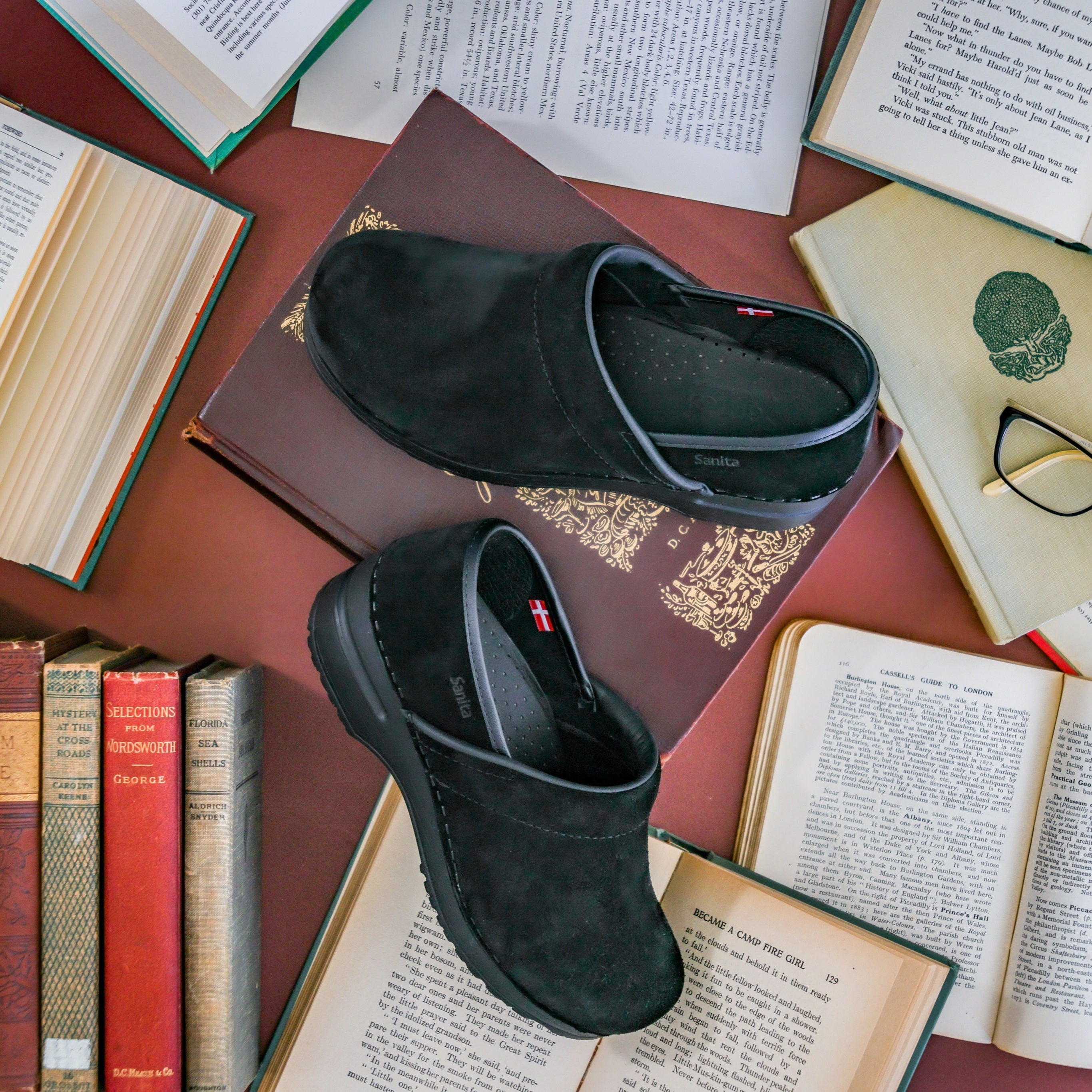 Sanita Hinsdale Women's Vegan Clog in Black