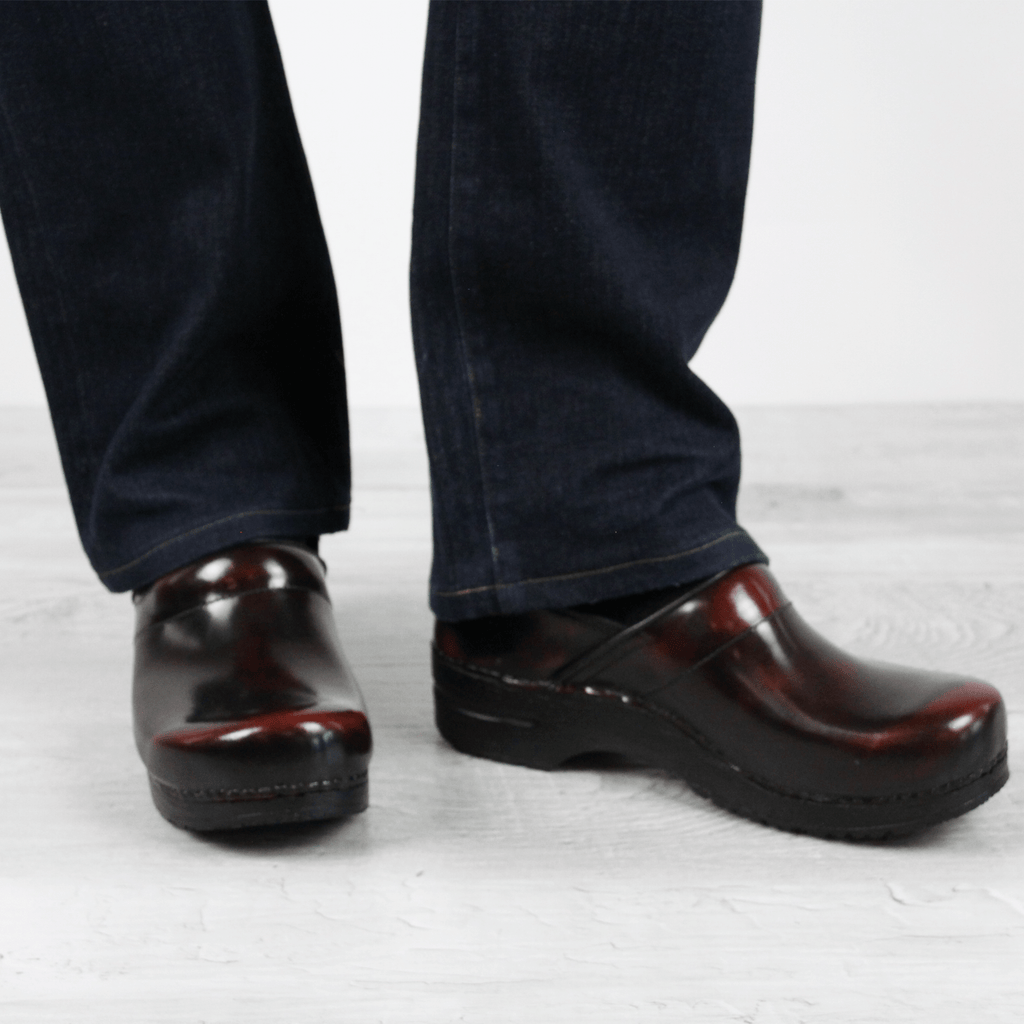 Sanita Pro. Cabrio Men's Clog in Bordeaux