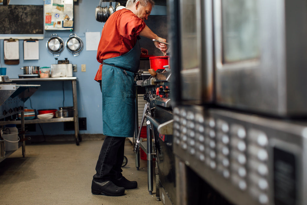 Sanita Pro. Textured Oil Men's Clog in Black Wide