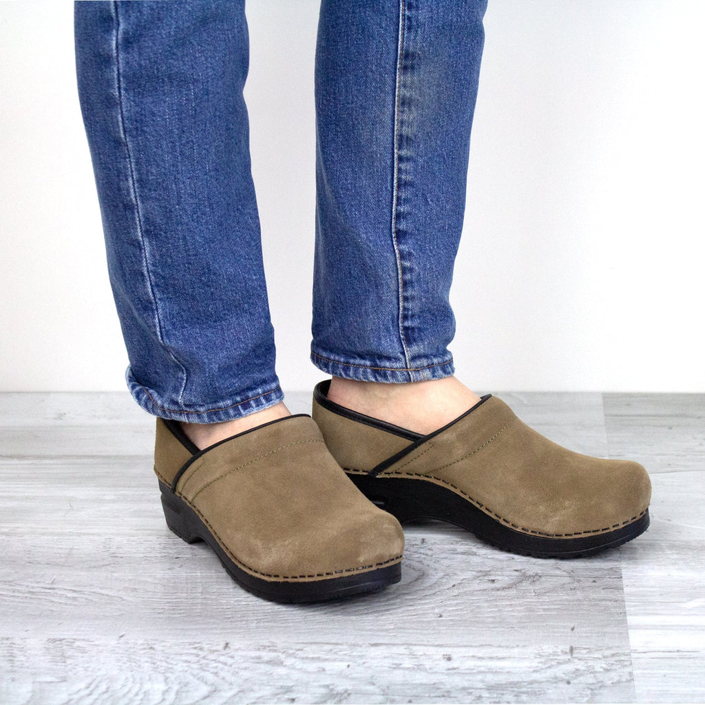 Sanita Schuyler Women's Clog in Sand