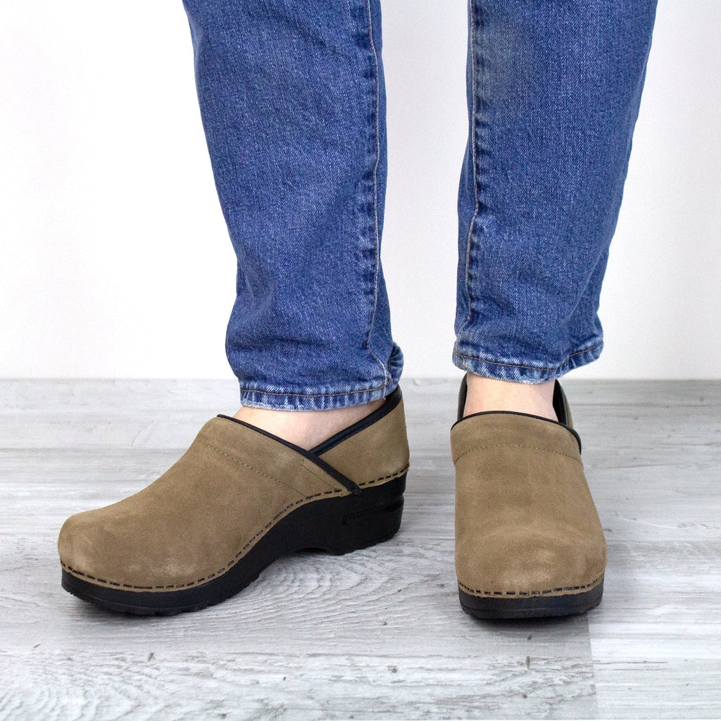 Sanita Schuyler Women's Clog in Sand